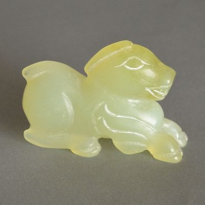 Старинная фигурка лошадки, вырезанная из нефрита в стиле "Тан" Китай. 19/20 вв. Материалы: 