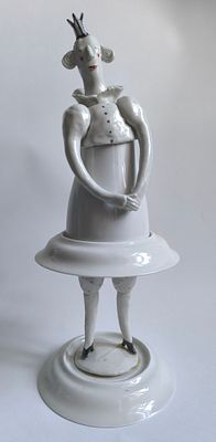 О .Долженкова .Скульптура " Мечтательница" фарфор , 30 см. надглазурная роспись.