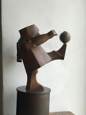 "Футболист" 35-24 , бронза патина .2025 год.