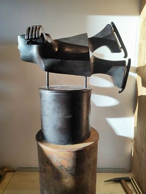 "Полет" бронза , литье , патина 30-28 см. Ф.Крущельницкий.