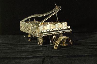 Аракелян Л. "Symphony of Time". Из серии Музыка. 
. Детали часовых механизмов 
Высота 6( 