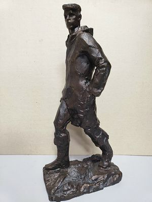 А. Иванов "Бригадир" 1978 год 65--31 см. гипс. Алекса́ндр Арка́дьевич Ивано́в (род. 28 августа 