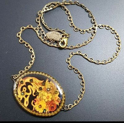 שרשרת מיכל נגרין. שרשרת חדשה ממפעל של מיכל נגרין 51 ס"מ גודל התליון 42&times;35 מ"מ