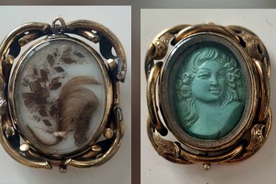 תליון מסתובב עתיק ויקטוריאני Hairwork. תליון מסתובב או תליון שניתן לענוד כשרשרת. מתכת צבע זהב לא 