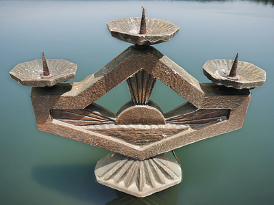 פמוט ברונזה ברית המועצות ישן וינטג' סובייטי שנות ה-60 3 זרועות 
22 ס"מ x 18 ס"מ x 7 ס"מ- 1065 גר'