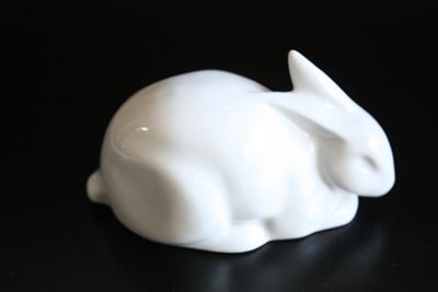 יצוק לבן של נעמן ישראל וינטג' ישן 
פיגורת ארנב קטן פורצלן נדירה 
גודל - כ- 
10 