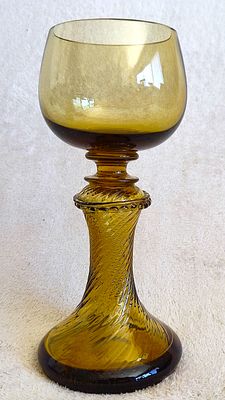 Glass wine glass/rimer. Germany, the end of the 19th century. כוס יין זכוכית / רימר. גרמניה 