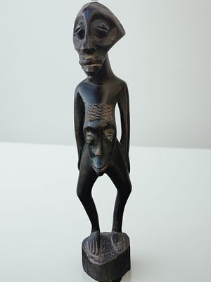 אמנות שבטית אפריקאית, פסל מדהים של סינגיטי המבה 
הרפובליקה הדמוקרטית של קונגו, הרפובליקה 