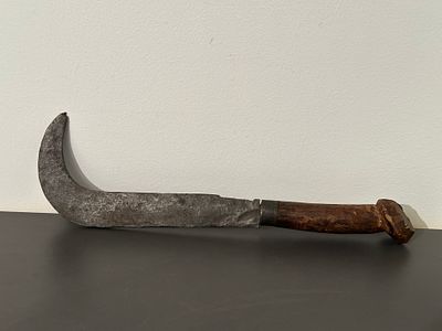 סכין ישנה עבודת יד אורך כולל 33 אורך להב 20