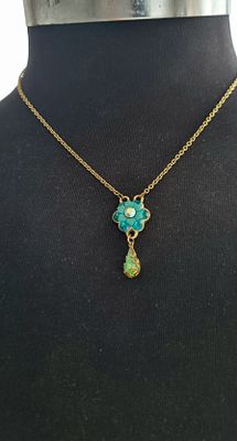 שרשרת פרח מיכל נגרין. שרשרת אפשר לכוון ל3 אורכים שונים פריט חדש מחיסול מפעל