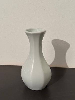 אגרטל נעמן לבן קטן,גובה 13 ס״מ