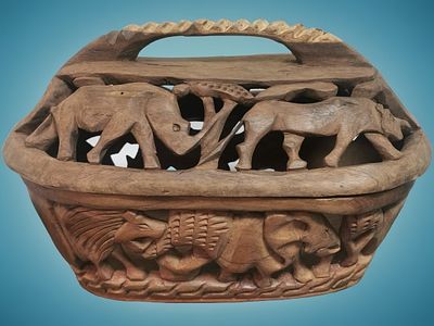 קערת עץ מגולפת ביד. חיית ספארי דרום אפריקאית וינטג' 
קערת עץ מגולפת ביד עם מכסה 
31 ס"מ x 18 ס"מ 