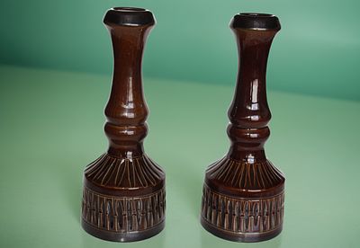 זוג אגרטלי קרמיקה ישראליים קיבוץ 
כפר מנחם מזוגגים ברוטליסטיים יודאיקה נדירה 
גודל - כ- 27 