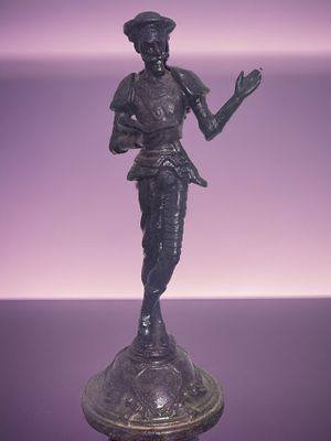 פסל ברזל יצוק. דון קיחוטה ברית המועצות הרוסי 
פסל ברזל יצוק מתכת בגובה 20 ס"מ 
(19 ס"מ) x (7 