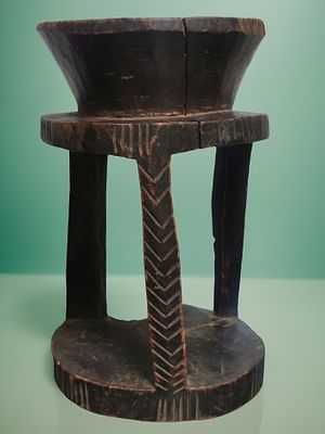 עמדת קפה מעץ פרימיטיבי עתיק עתיק 
גוראז' אתיופיה אפריקה 
19 ס"מ x 12 ס"מ - 360 גרם