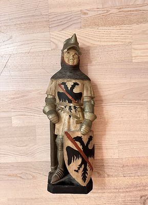 Французская школа XIX в. - Средневековый рыцарь. гипс. Клеймо: M. Delaroche. Вес - 5,3 кг