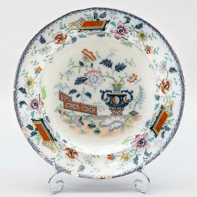 Тарелка в стиле шинуазри. Англия, William Brownfield & Sons, 1840-50-е годы. Фаянс, роспись 