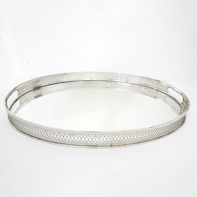 Argenterie Sandon&agrave; (Treviso) - Vassoio ovale in argento 800 con bordo a ringhierina gr. 