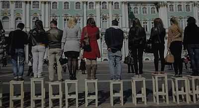 "Равенство. Манифеста 10". Елена Ковылина
Пигментная печать, стекло, черная алюминиевая рама
1/7 
