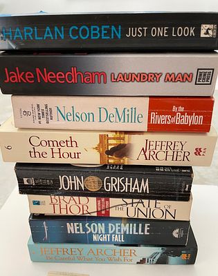 לאוהבי ספר. לוט ספרי קריאה, של מחברים שונים. כולם בכריכה רכה. במצב מצוין. לקט ראוי להצטייד בו 