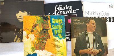 לוט תקליטים של ענקי המוסיקה. ברברה סטרייסנד, פרנק סינטרה (2), נט קינג קול ושארל אזנאבור.