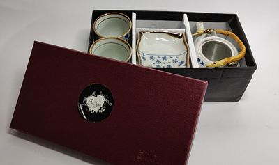 לוט - סט להגשת תה לזוג. נדיר ביופיו, מכיל שני ספלים ושתי צלוחיות וכן קנקן זעיר להגשה עם 