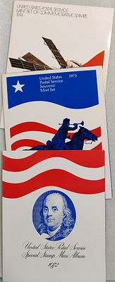 לוט 3 אוגדני בולים אמריקאיים לא חתומים, יפיפיים בהפקת משרד הדואר האמריקאי. בכל אוגדן בולי שנה 