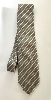 עניבה נאה אופנתית בותר של "ארמאני" ARMANI במצב טוב מאוד.