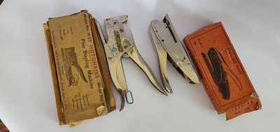 לוט שני שדכני סיכות וינטג' ראוי ביותר. שניהם באריזה המקורית. אחד HOTCHKISS. השני MORON 126.