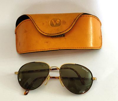 משקפי שמש "פולרואיד" POLAROID וינטג', עם מארז מגן.