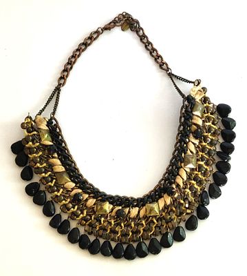 ענק וינטג' ישן נושן אופנתי תמיד. מרשים בנוכחותו יוצאת הדופן.