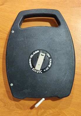 "מטר רץ" וינטג', נדיר בשל אורכו הרב: 50 מטר. תוצרת NADIC. עשוי פייבר-גלאס.