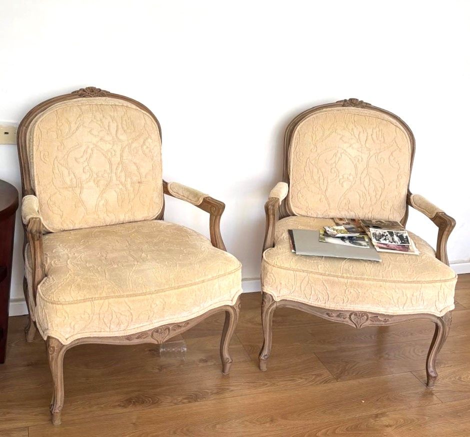 לוט - שתי כורסאות וינטייג', נאות ונוחות. עיצוב אמריקאי קלאסי. תוצרת החברה האמריקאית הידועה - 