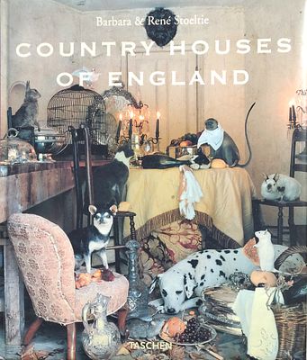 אלבום מהודר - COUNTRY HOUSES OF ENGLAND מאת ברברה ורנה סטולטיי. ראה אור ב-1999. 199 עמודים במצב 