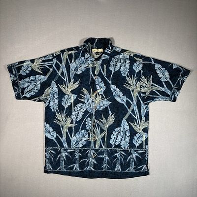חולצה יפיפייה של היצרנית הידועה TOMMY BAHAMA שרוול קצר. מידה L. 
יצרנית האופנה "טומי בהאמה" 