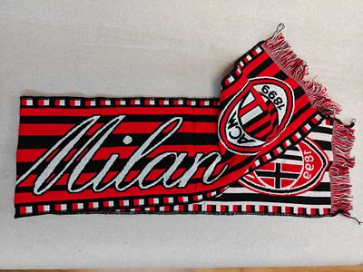 צעיף של קבוצת הכדורגל האגדתית "מילאן" MILAN עם התווית המקורית והאישור בתווית, שמדובר במוצר 