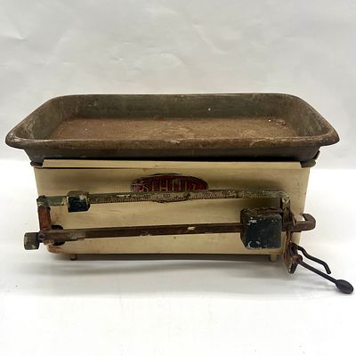 משקל חברת SCHULTZ . מידות: גובה 13 ס״מ, אורך 16.5 ס״מ, רוחב 25 ס״מ