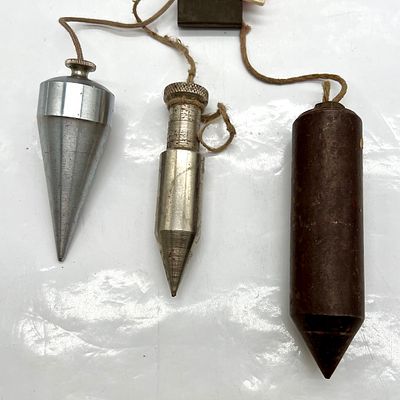 לוט 3 כלי עבודת בנייה