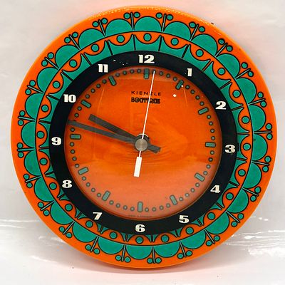 שעון קיר מקרמיקה . לא נבדק תקינות 
רוחב 13 ס״מ