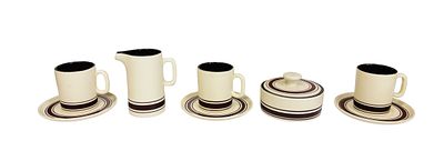 סרוויס קרמיקה ישראלית לקפה תוצרת קרנת כולל 3 ספלים, 3 תחתיות, קנקן וצנצנת סוגר. גובה הקנקן 12 