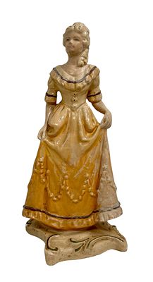 פיגורת גבס אירופאית עתיקה בדמות אישה, גובה 26 ס"מ, עברה תיקון