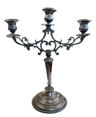 פמוט שבת תלת קני מצופה כסף משנות ה50-60, 38x31 ס"מ, חתום, פטינה, מעט פגמים