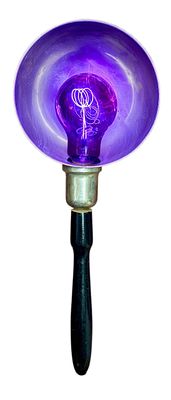 מנורה כחולה וינטג' עובדת תקין, ידית עשויה עץ. אורך 44 ס"מ