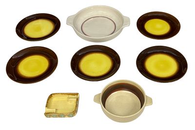 לוט פריטי קרמיקה ישראלית כולל 5 צלוחיות תוצרת קרנת, זוג קערות תוצרת לפיד ומאפרה כנראה תוצרת פל 