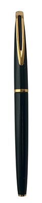 עט נובע תוצרת Waterman, דגם CF. אורך: 13.8 ס"מ, ציפורן זהב 14K במידה M. מצב טוב, שריטות קלות.
