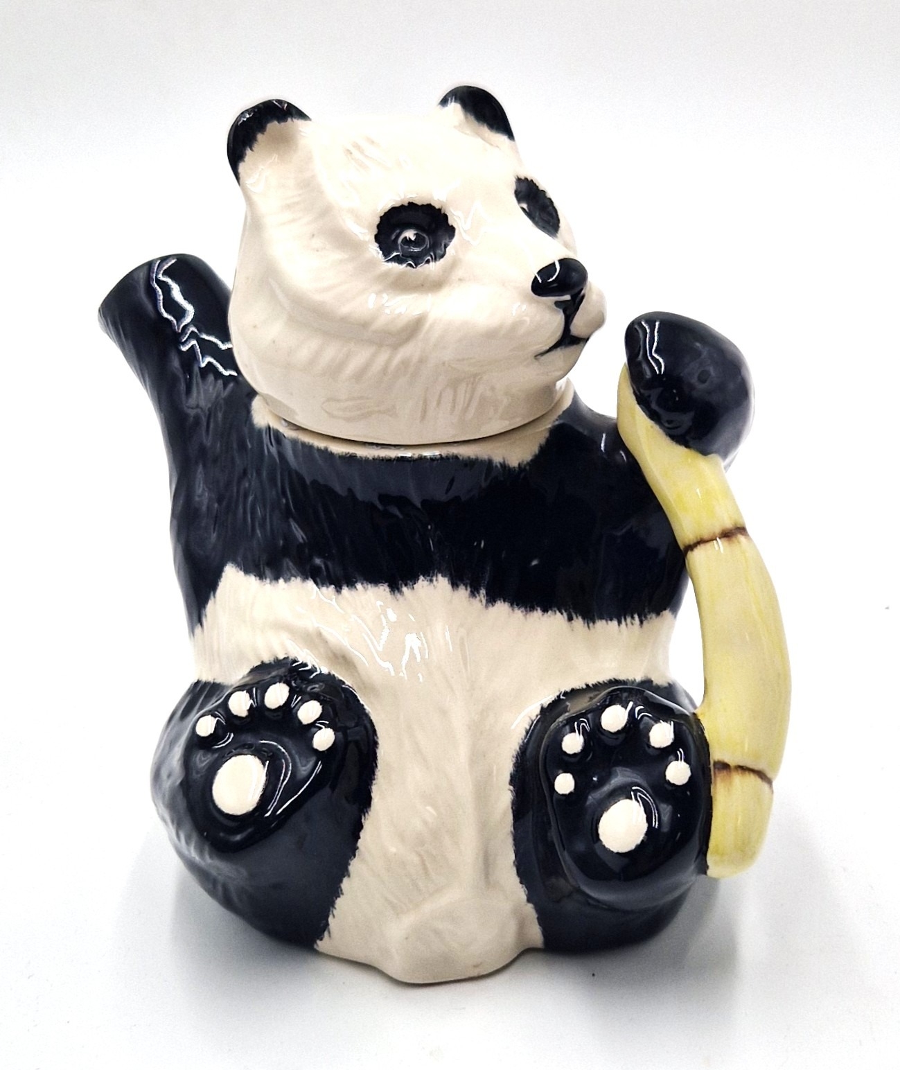 BESWICK 16cm NOVELTY TEAPOT FASHIONED AS A PANDA BEAR (Model No OT17) IT