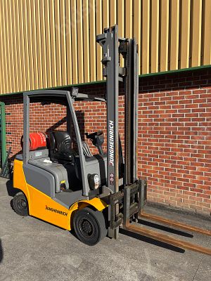 JUNGHEINRICH FORKLIFT, MODEL: TFG 316, YEAR 2016, CAPACITY: 1600 KG, MASS OF TRUCK: 2844 KG 