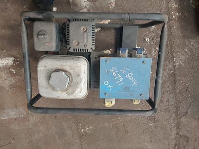 2.8 KVA PETROL GENERATOR, HONDA GX200 ENGINE *PLUS VAT* 
115 AND 230 VOLTS 
HONDA GX200 
