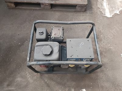 HONDA 2.4KvA PETROL GENERATOR, HONDA GX160 ENGINE, 110 OR 230 VOLTS *PLUS VAT* 
COLLECTION 