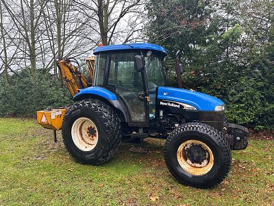 2003 NEW HOLLAND TD75D 4X4 TRACTOR, C/W LONG REACH BOMFORD HEDGE CUTTER ALL IN GOOD WORKING 